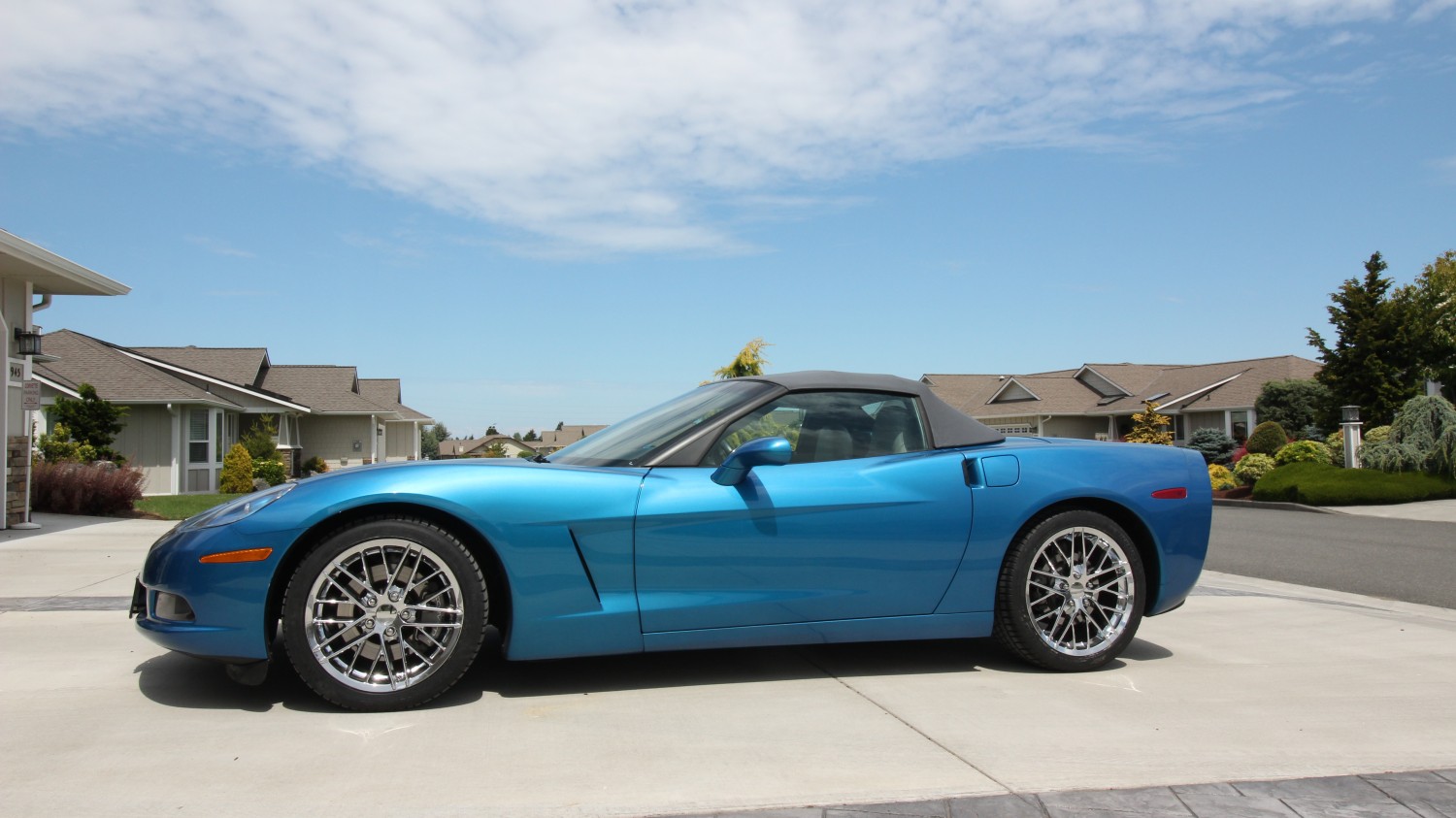 Click to Enlarge-Esc to Close Corvette Generations/C6/C6 2010 Jetstream Blue Conv.JPG